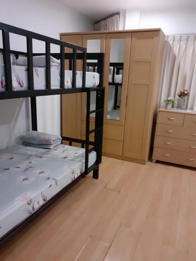 Baansu Hostel Bangkok Exteriör bild